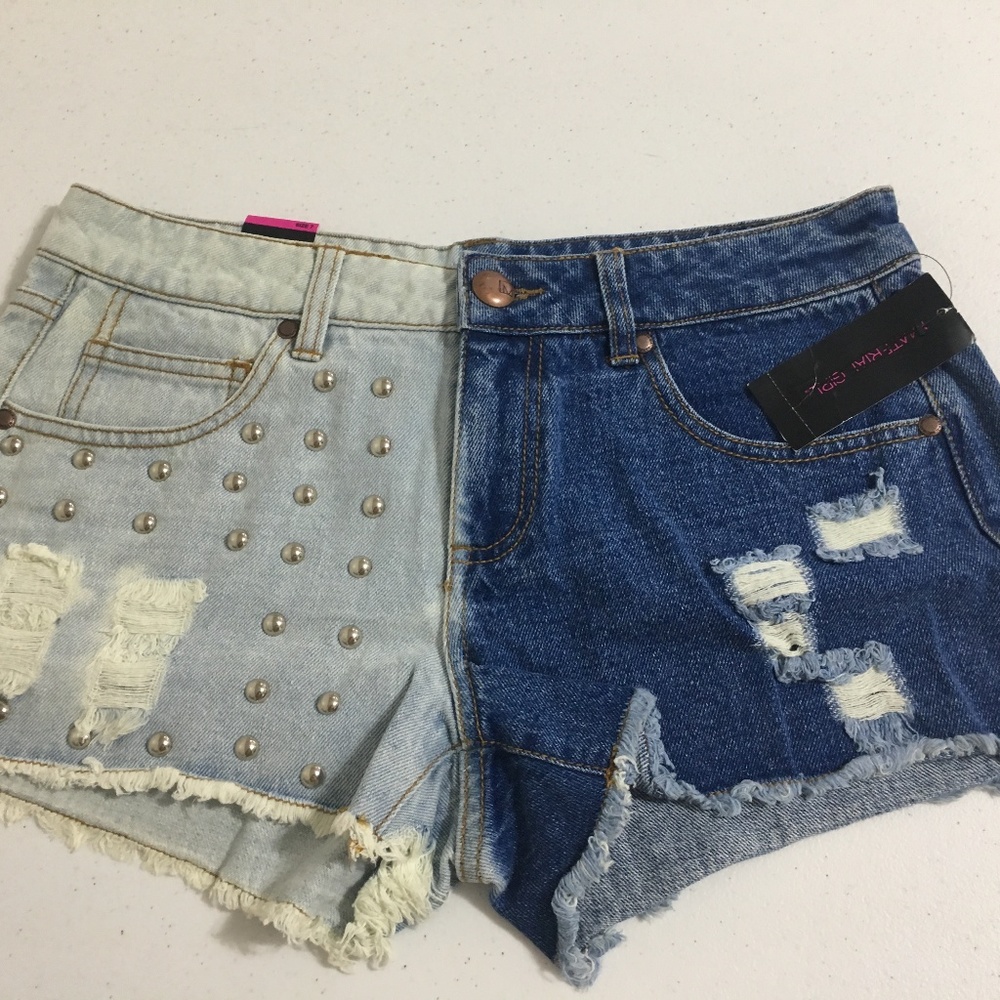 Material Girl Women's Cut Off Shorts 7 Vogue Wash